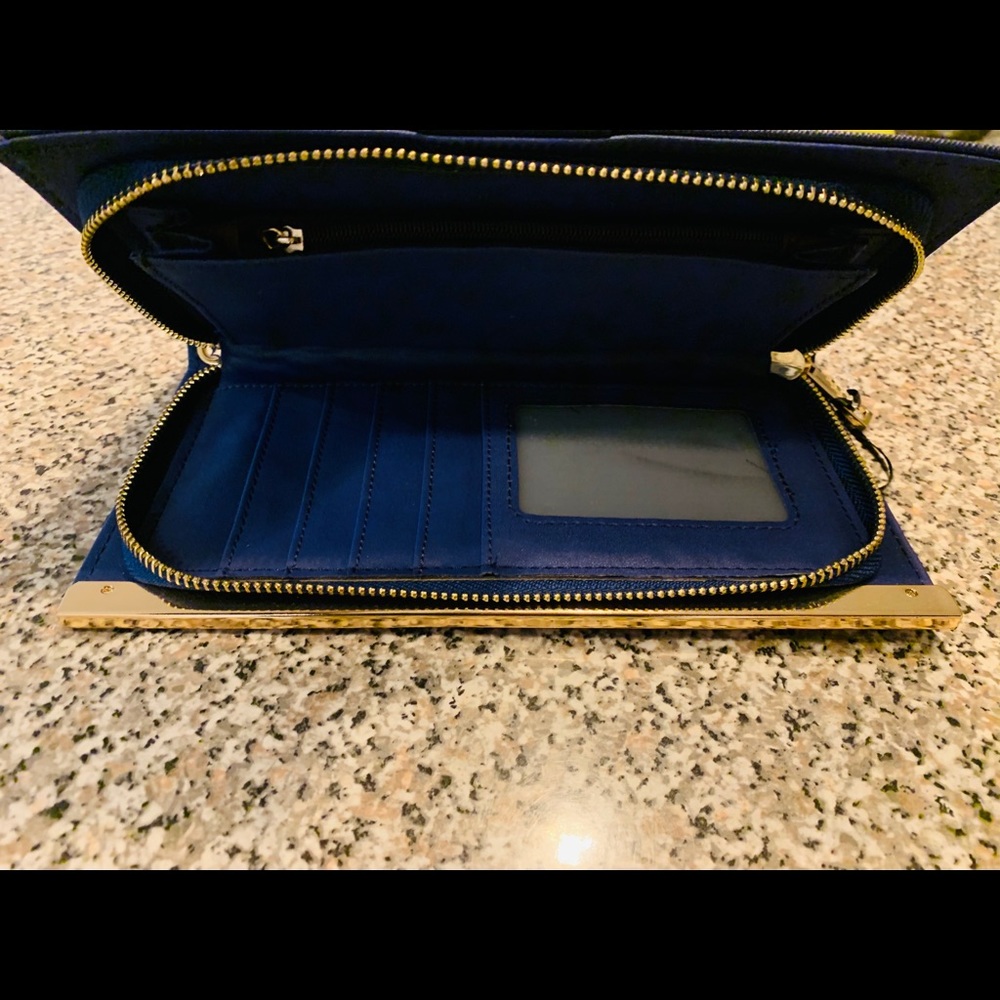 Deluxity Clutch